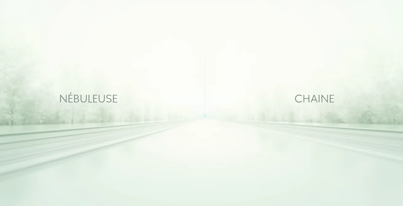 Diagramme comparatif montrant deux architectures : la nébuleuse avec diffusion atomisée parallèle et la chaîne avec séquençage temporel, entourée de canaux variés interconnectés